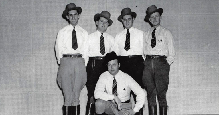 Dave “Stringbean” Akeman with Bill Monroe (kneeling). To Stringbean’s left are Howdy Forrester, Clyde Moody, and “Cousin Wilbur” Wesbrooks.