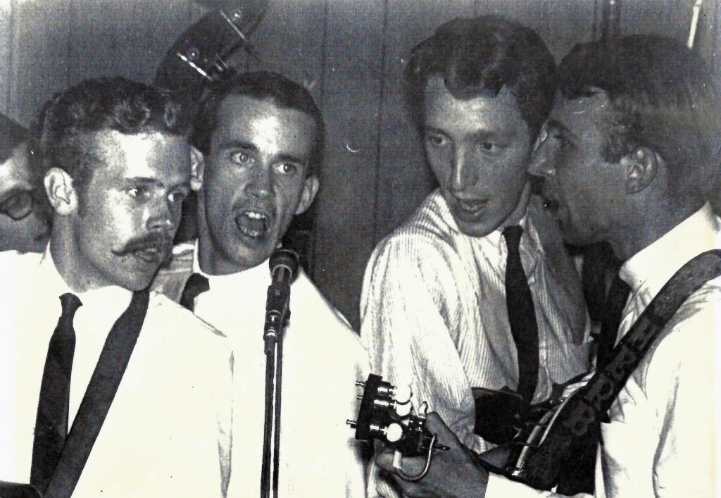 The Pine Valley Boys, 1964 (left to right) Geoff Levin (hidden), David Nelson, Butch Waller, Richard Greene, and Herb Pedersen.