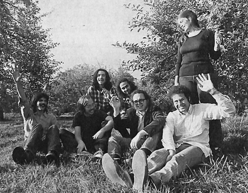 Country Cooking, 1972  (the personnel on Barrel of Fun album) (left to right) Kenny Kosek, Tony Trischka, Russ Barenberg, Andy Statman, John Miller, Pete Wernick, “Nondi” Leonard (later known as Joan Wernick).  //  Photo by Stuart Lupescu